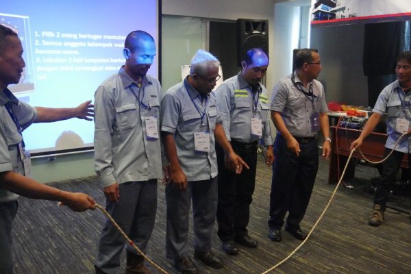 Program Internalisasi Budaya Perusahaan PT. United Tractors Pandu Engineering 12 Program Internalisasi Budaya Perusahaan PT. United Tractors Pandu Indonesia